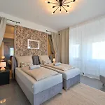 Yello Homes - Luxus Loft Fuer Bis Zu 7 Personen Naehe Airport & Messe, Tischfussball & Whirlpool * Nuremberga