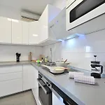 Yello Homes - Luxus Loft Fuer Bis Zu 7 Personen Naehe Airport & Messe, Tischfussball & Whirlpool Nuremberga