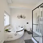 Yello Homes - Luxus Loft Fuer Bis Zu 7 Personen Naehe Airport & Messe, Tischfussball & Whirlpool Apartamento Nuremberga