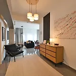 Apartamento Yello Homes - Luxus Loft Fuer Bis Zu 7 Personen Naehe Airport & Messe, Tischfussball & Whirlpool Nuremberga