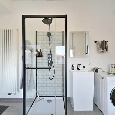 Yello Homes - Luxus Loft Fuer Bis Zu 7 Personen Naehe Airport & Messe, Tischfussball & Whirlpool