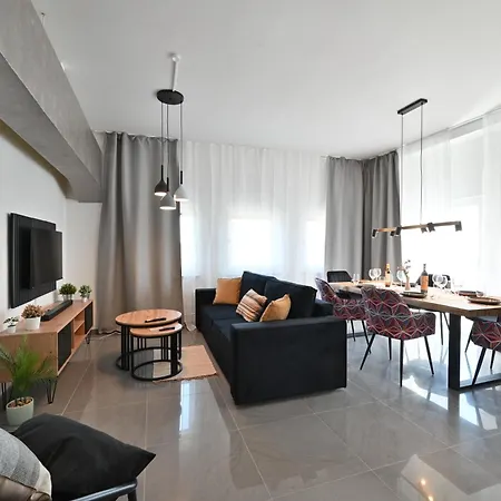 Yello Homes - Luxus Loft Fuer Bis Zu 7 Personen Naehe Airport & Messe, Tischfussball & Whirlpool Nuremberga