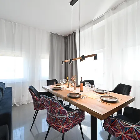 Apartamento Yello Homes - Luxus Loft Fuer Bis Zu 7 Personen Naehe Airport & Messe, Tischfussball & Whirlpool *