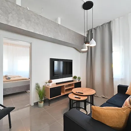Yello Homes - Luxus Loft Fuer Bis Zu 7 Personen Naehe Airport & Messe, Tischfussball & Whirlpool * Nuremberga