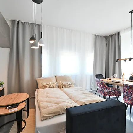 Yello Homes - Luxus Loft Fuer Bis Zu 7 Personen Naehe Airport & Messe, Tischfussball & Whirlpool Apartamento Nuremberga